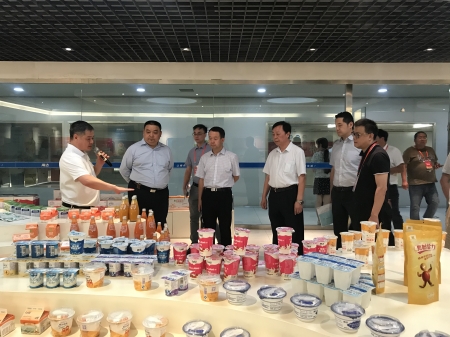 中国电商扶贫联盟不畏沙尘暴深入喀什开展电商扶贫